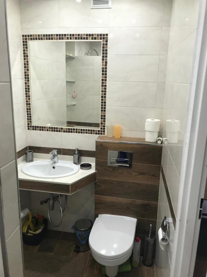Pokoje Przy Basenie Homestay